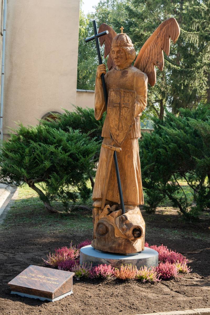 Szent Mihaly szobor_29.jpg